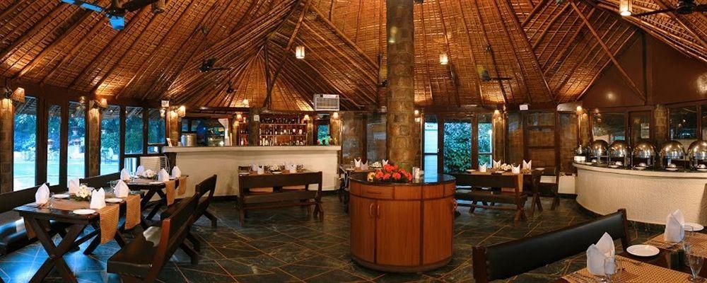 The Riverview Retreat Corbett By Leisure Hotels Garjia Restaurant photo