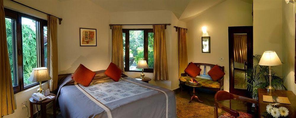 The Riverview Retreat Corbett By Leisure Hotels Garjia Room photo