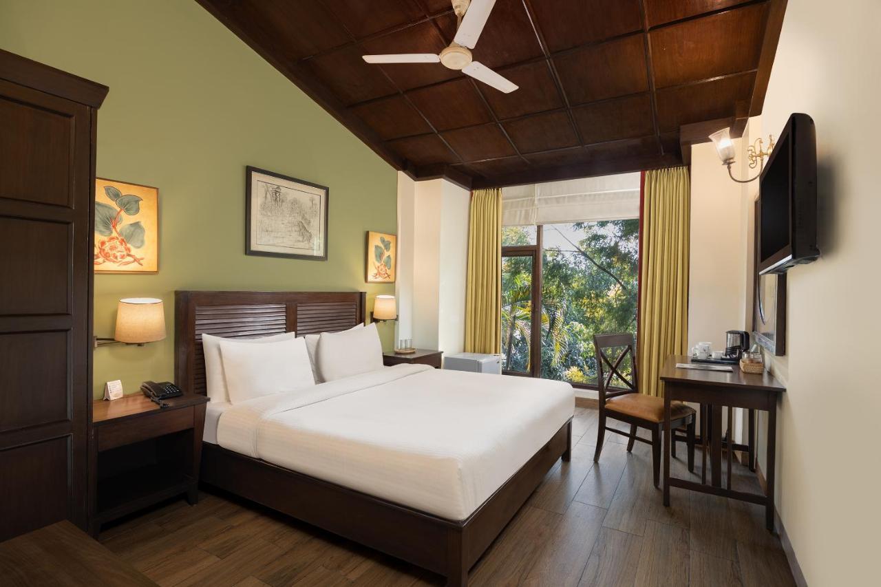 The Riverview Retreat Corbett By Leisure Hotels Garjia Exterior photo