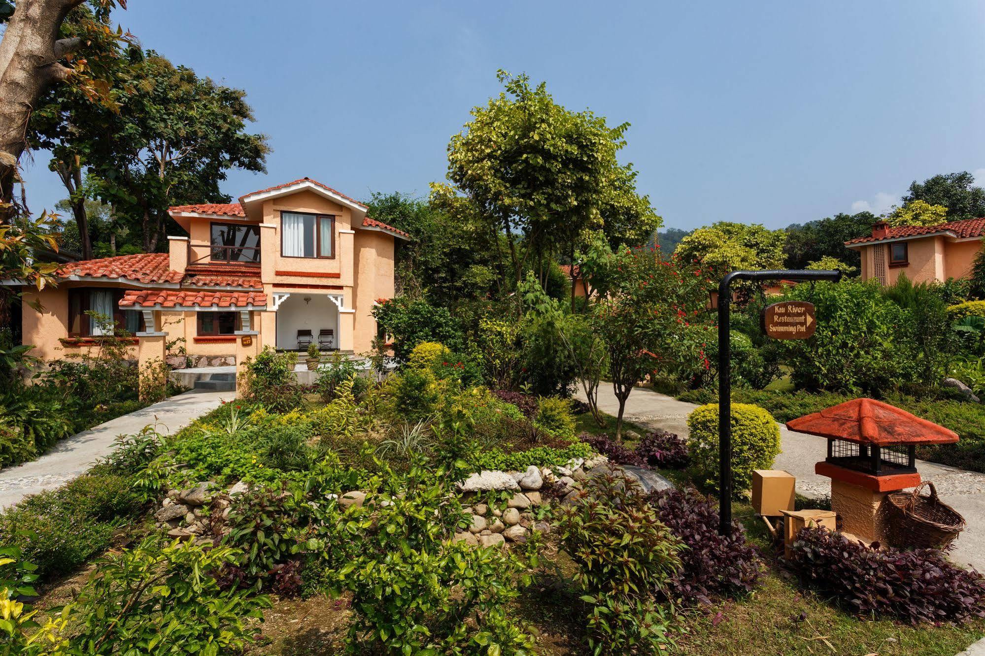 The Riverview Retreat Corbett By Leisure Hotels Garjia Exterior photo